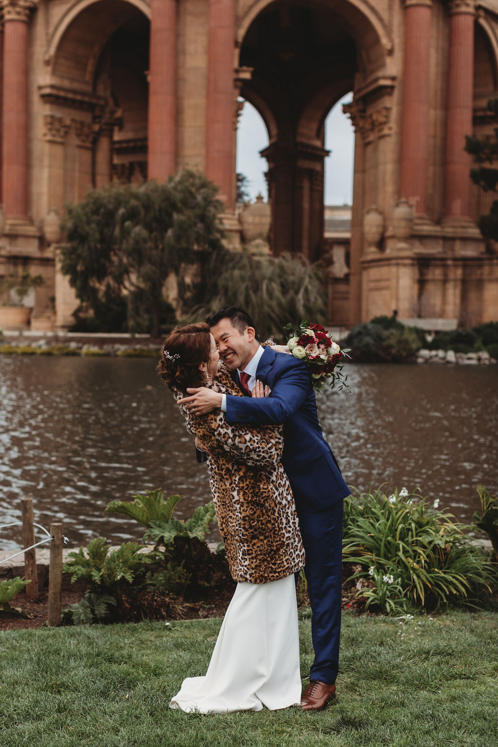 couple in front of lake in san francisco at elopement