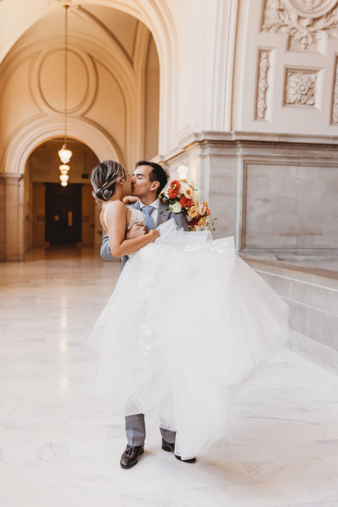couple getting eloped at city hall