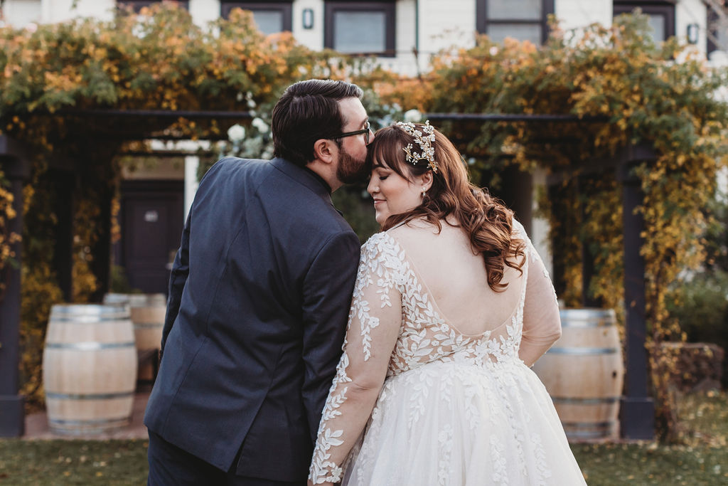 Bride and groom portraits at MacArthur Place Hotel in Sonoma California